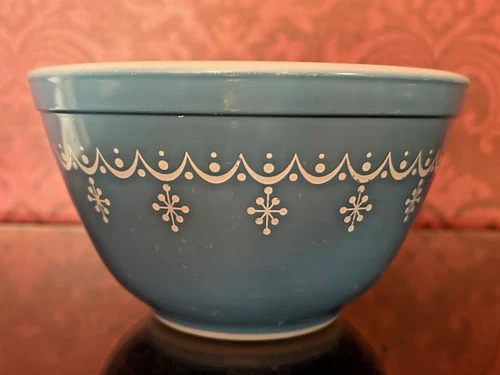 Pyrex Blue Snowflake Garland Cinderella 1.5 Pint Small Mini Mixing Bowl #407
