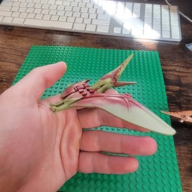 LEGO Jurassic World PTERODACTYL Minifigure Dinosaur Green Red Pteranodon. READ