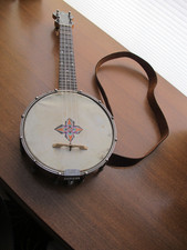 Vintage SS Stewart Banjo Ukulele Antique 4 string Star inlay Case and Strap