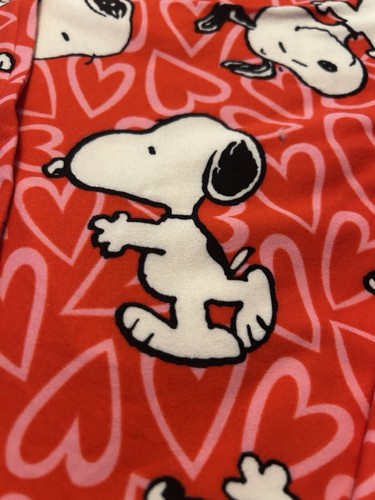 Snoopy Peanuts Women's SZ medium Valentine Pajama Set Button Down Top & Shorts - Picture 4 of 5