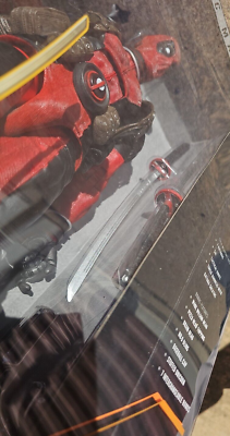 NECA Marvel – Action Figure Ultimate Deadpool – Scala 1/4 (45,7 Cm) – Con Accessori E Armi - 2
