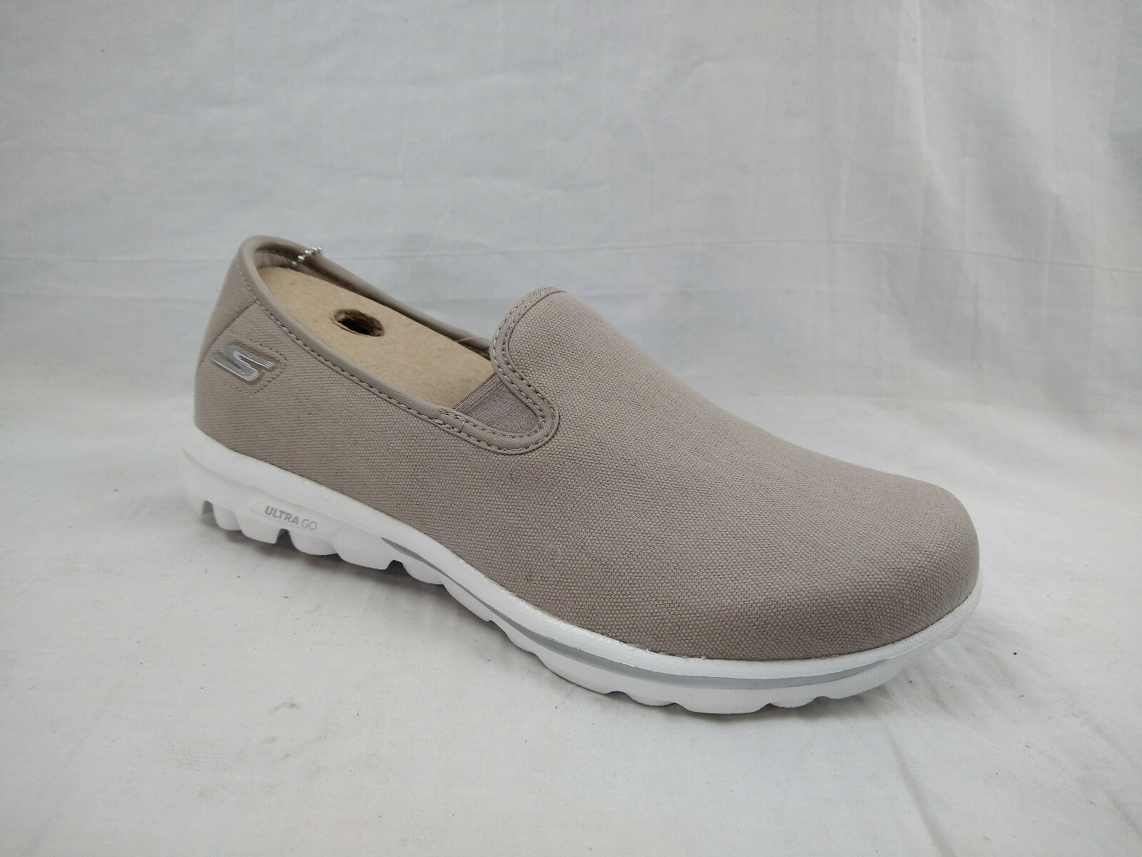 goga pillars shoes price