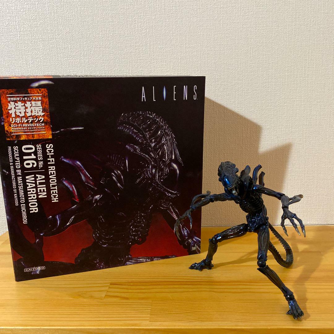 Tokusatsu Revoltech Alien Warrior Figure Doll Kaiyodo No.016