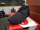 BRAND NEW IN BOX WOMEN NIKE ROSHE…