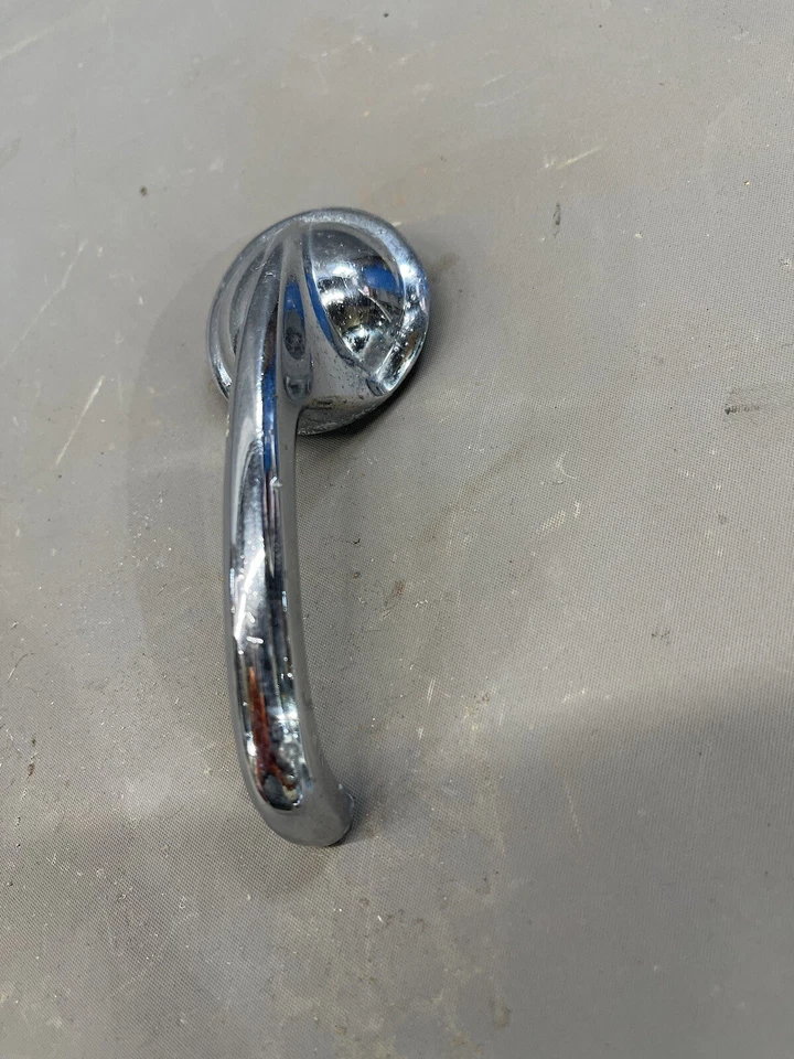 GMC Buick Chevy Oldsmobile 1957-1962 interior puerta tirador manija liberación Pontiac Foto 3 de 4