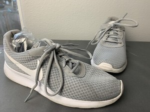 nike men's tanjun wolf grey white sneakers