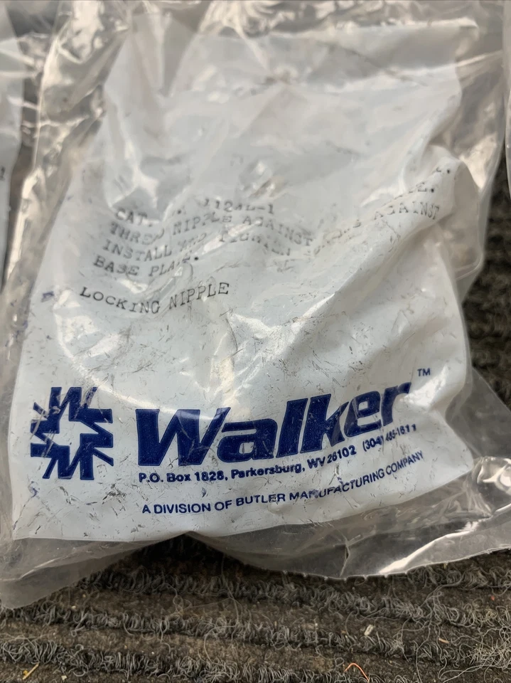 (Paquete de 10) Wiremold Walker 1124L-1 Pezón de bloqueo para pista de rodadura para suelo inferior 1-1/2"  Foto 3 de 4