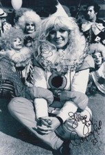 HELENE HUNT 007 JAMES BOND RARE AUTOGRAPH OCTOPUSSY SMUGGLER / CIRCUS GIRL