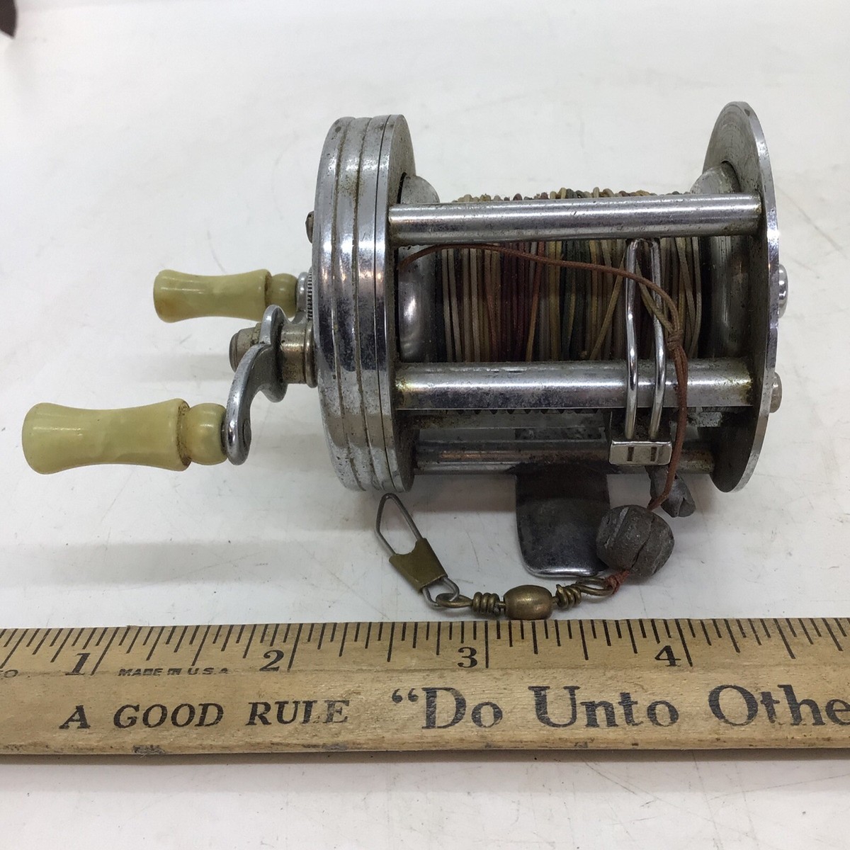Shakespeare - True Blue Level Winding Fishing Reel, No. 1956