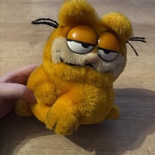 Vintage Dakin Garfield 1981 United Feature Syndicate Plush
