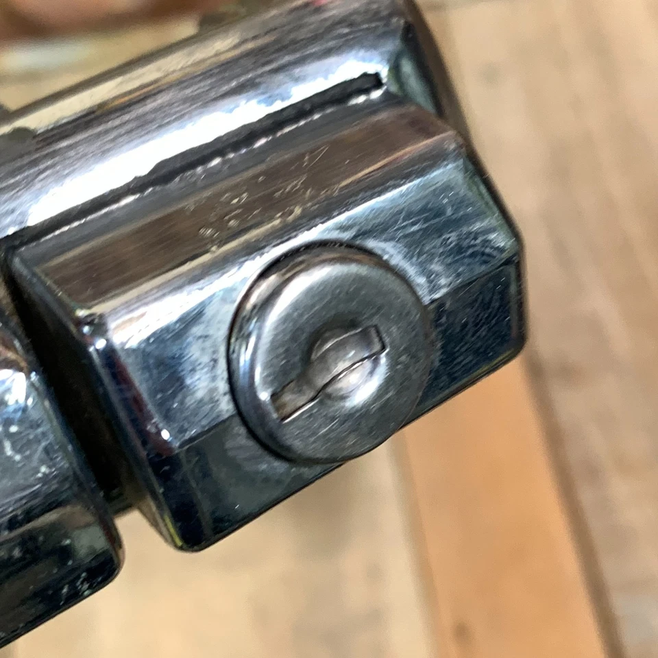 Manija de puerta vintage VW BUG 1961-63 Volkswagen BEETLE Foto 3 de 4