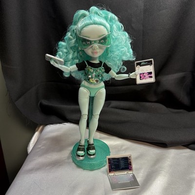 Shadow High Berrie Skies Series 3 Rainbow High MGA Fashion Doll