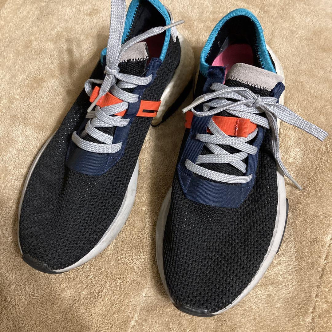 Adidas Men's 9.0 US Running Walking Sneakers Lightly Worn  