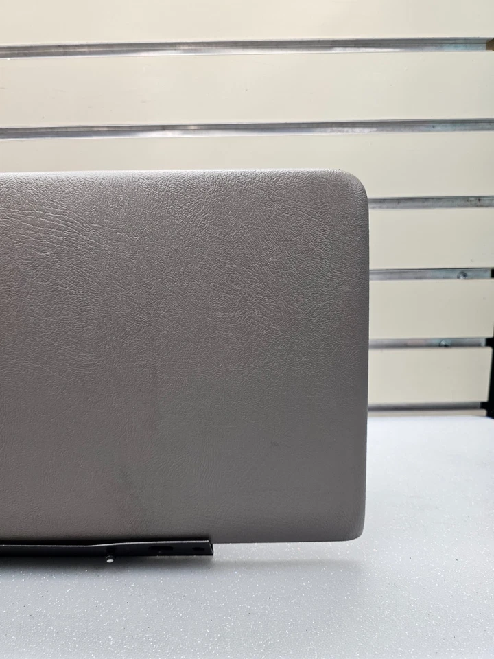 99-06SILVERADO SIERRA Dash GLOVE BOX Storage Compartment Door Assembly LT GRAYG3 - Image 2 of 4