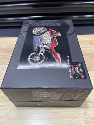 Minichamps Mv Agusta F4 1000 Ago 1/12 Scale Silver/red 122121720