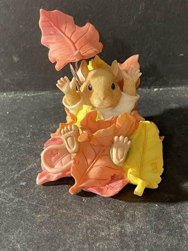 PRISCILLA’S MOUSE TALES MINIATURE FIGURINE “FRIENDSHIP NEVER LEAVES “