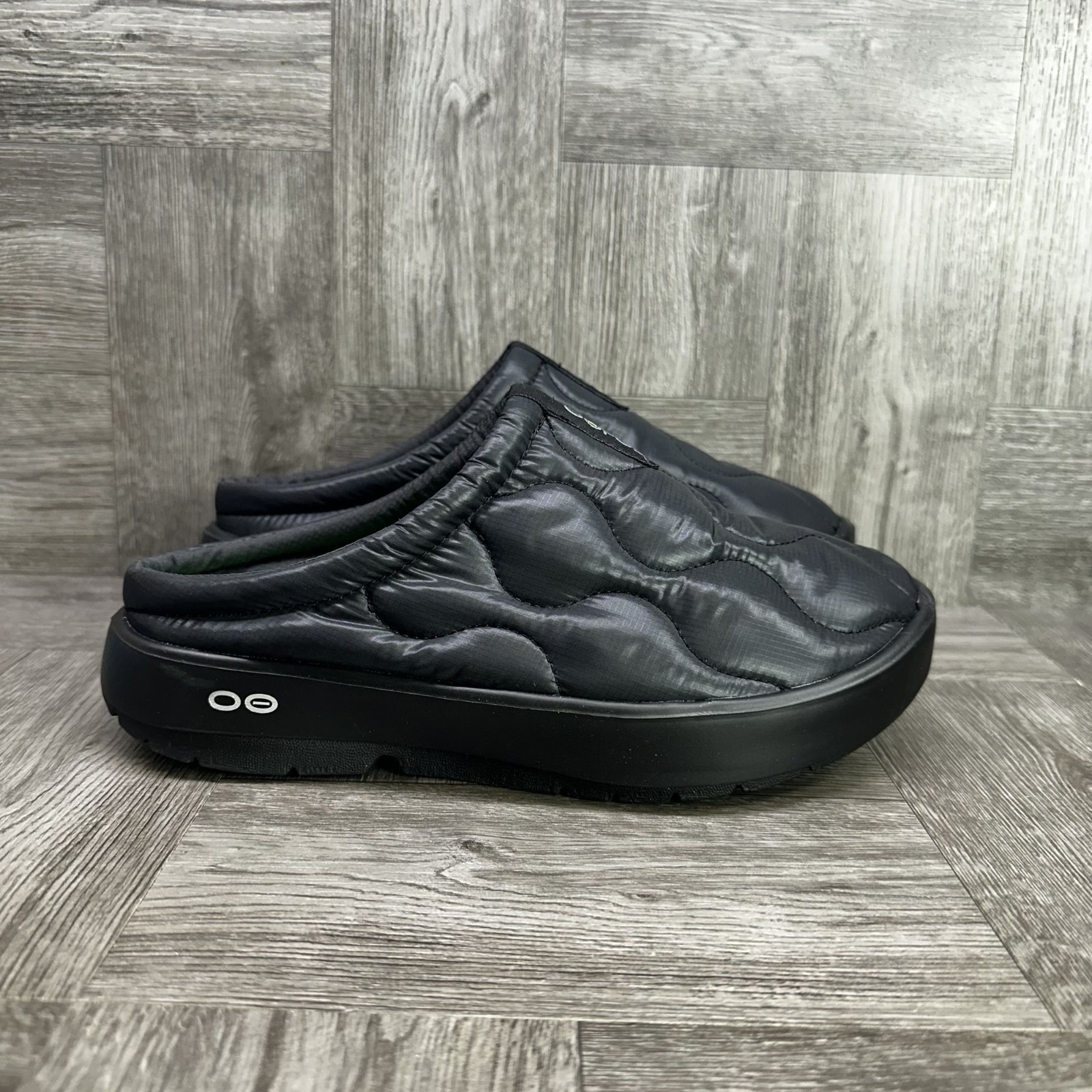 OOFOS Oocoozie Thermo Mule Women's size 8/EURO 39 Slip On Black Shoes