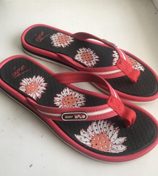 Women Kiton Flip Flops Black Rubber 36
