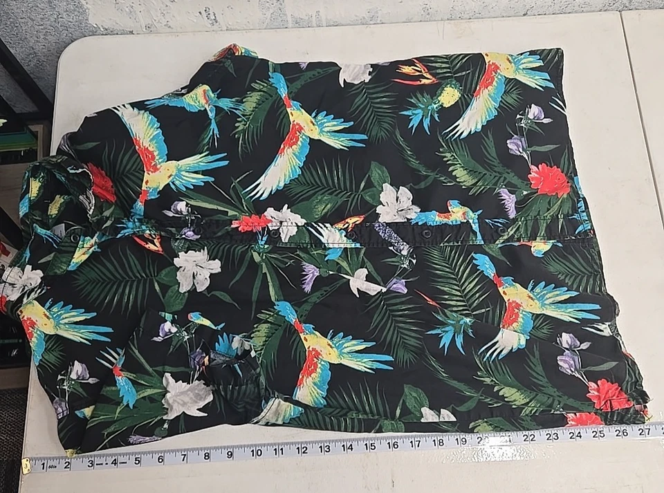 Divided H&M Men's Shirt M Black Tropical Hawaiian Parrot Print Button Down - Image 4 of 4