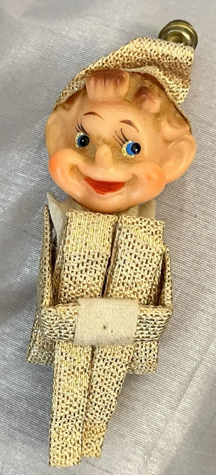 Elf Pixie Knee Hugger Natal metálico dourado com chapéu sino figura vintage do Japão - Imagem 2 de 4