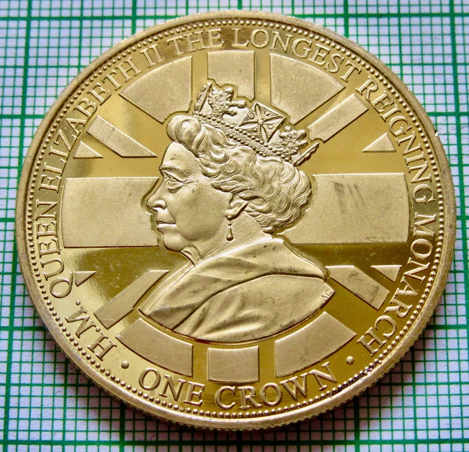 GIBRALTAR 2015 ONE CROWN HM Q Elizabeth II Longest Reigning Monarch Gold Plated - Image 3 of 4