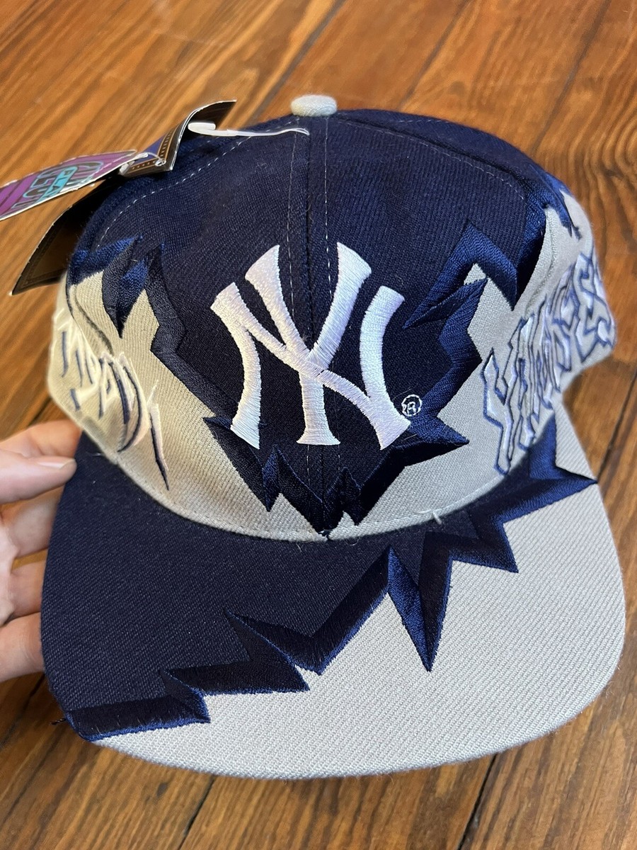 Vintage New York Yankees Drew Pearson Jagged Edge Graffiti Vintage New York Yankees Drew Pearson Jagged Edge Graffiti