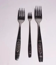 Oneida Distinction Deluxe Rose Pendant Dinner Fork Salad Fork Cocktail Fork 