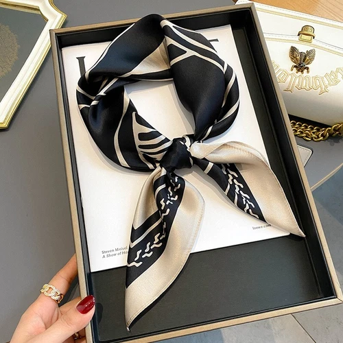 Bufanda cuadrada 100 % seda para mujer pañuelo envolvente negro blanco abstracto paiting 68*68 - Imagen 3 de 5