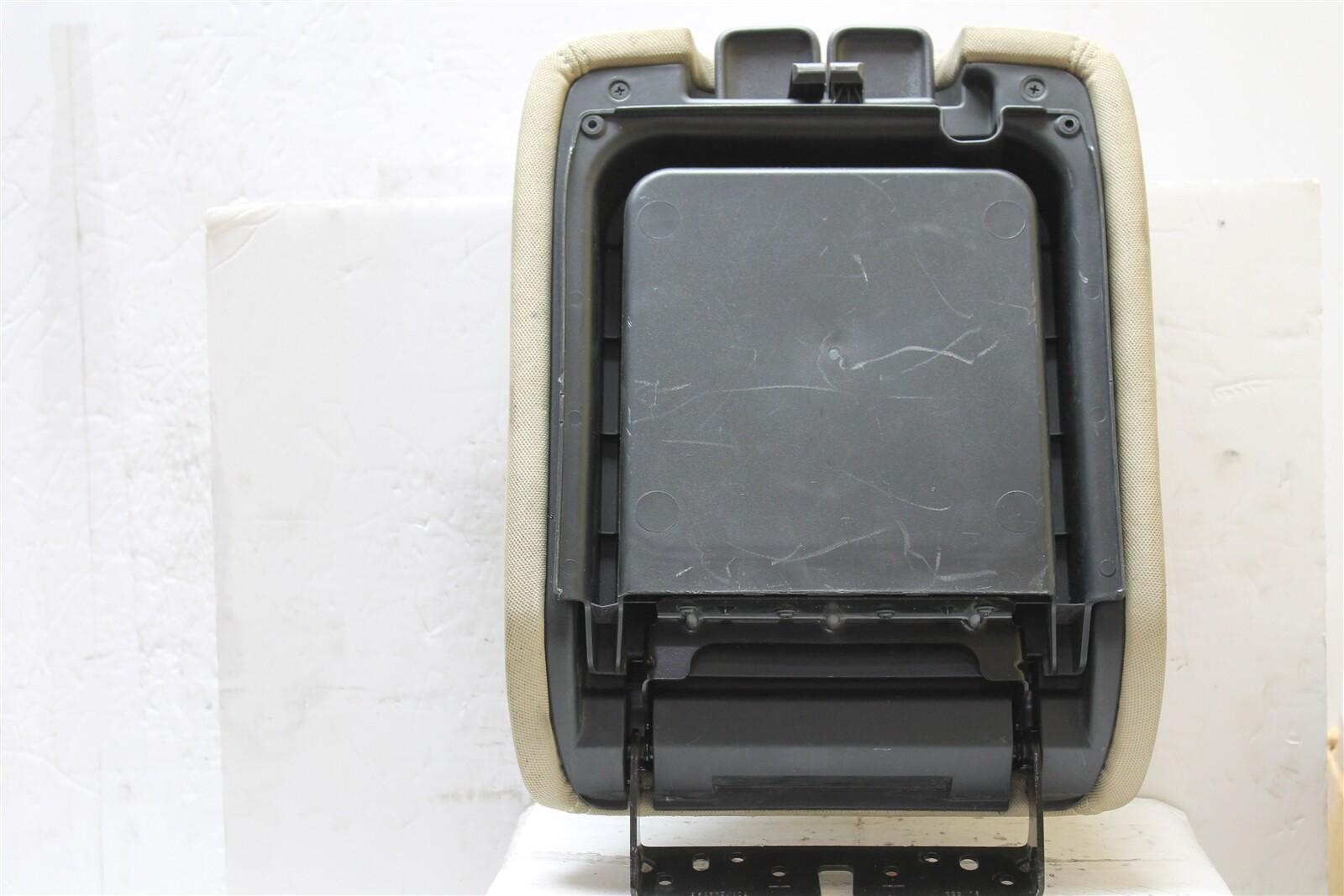 20142019 Nissan Pathfinder Center Console LID & Arm Rest OEM 903 1D7