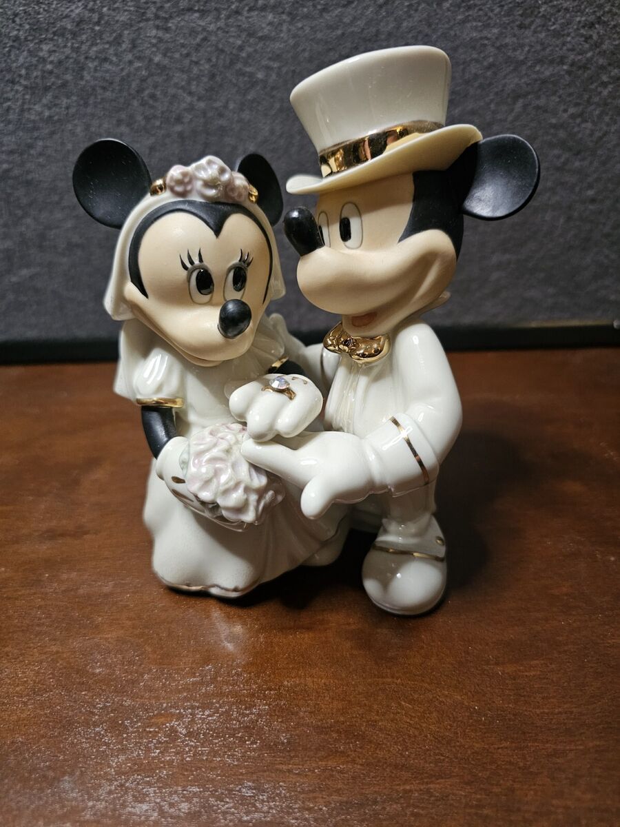 Disney Showcase Collection Disney Showcase Collection
