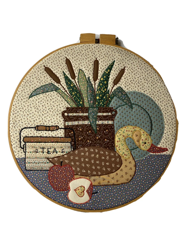 Винтажная вышивка стеганое искусство выстеганный настенный декор в рамке обруча 18 x 19 дюймов - Изображение 2 из 4