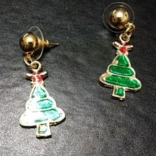 Gold tone dangling Christmas tree earrings