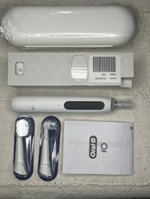 Oral-B iO Series 5 Electric Toothbrush - Whit...