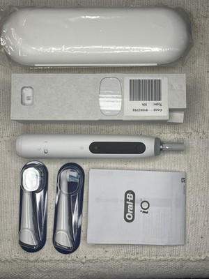 Oral-B iO Series 5 Electric Toothbrush - White
