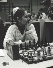 JUDIT POLGAR CHESS GRANDMASTER SIGNED 8x10 PHOTO HUNGARIAN CHAMPION BECKETT COA