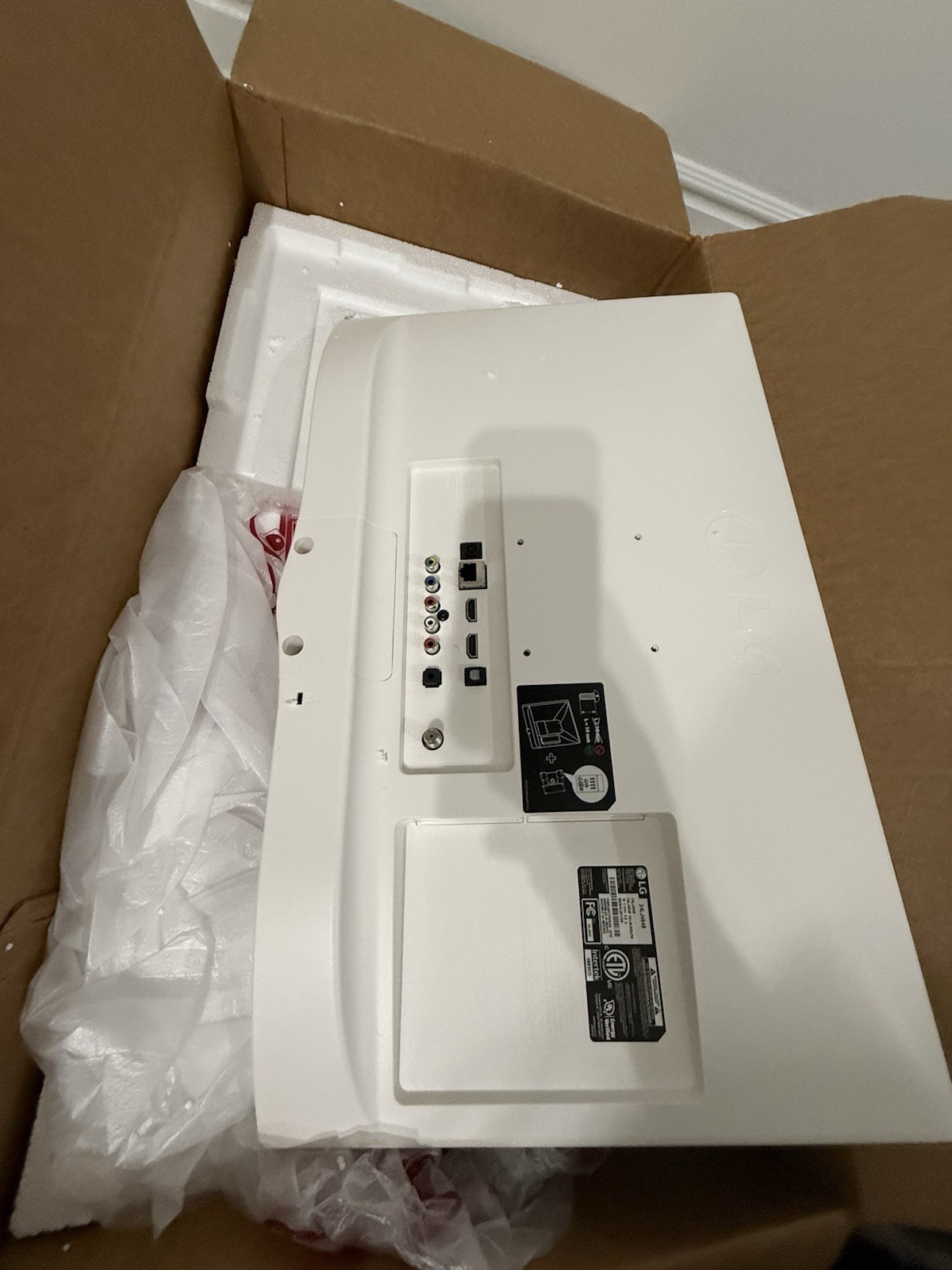 LG 24LJ4840-W 24-Inch HD (720p) LED Smart TV new