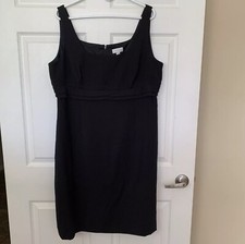 Tahari Women’s Size 18 Sleeveless Square Neck Knee Length Sheath Dress Black