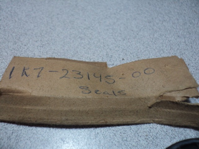 1976-99 YAMAHA XT YZ IT TY TT FORK SEAL OEM 48Y-23145-00 1W1