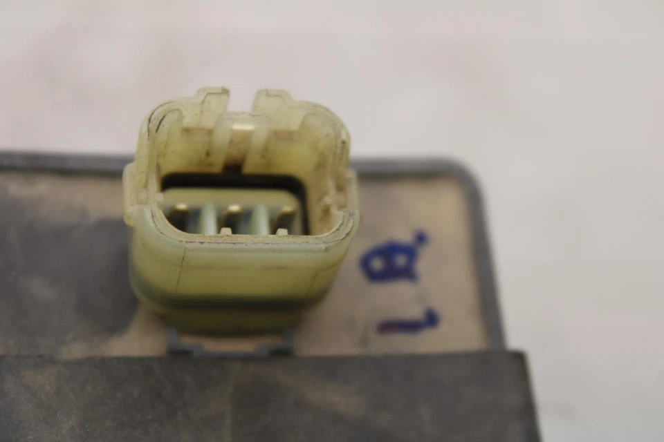 CAIXA DE IGNIÇÃO 2000 Honda Super Hawk 1000 VTR1000F - Imagem 2 de 4