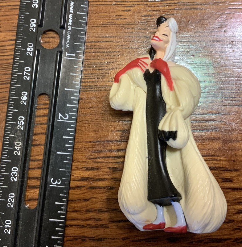 Disney Store 101 Dalmatians Cruella De Vil  1” PVC Plastic Figure Figurine