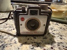 VINTAGE 1950s Bakelite KODAK BROWNIE HOLIDAY FLASH CAMERA Untested Parts Repair