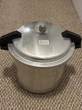 Mirro Matic M-0522  22 QT quart Pressure Cooker Canner Made In USA W/ 2 Weights