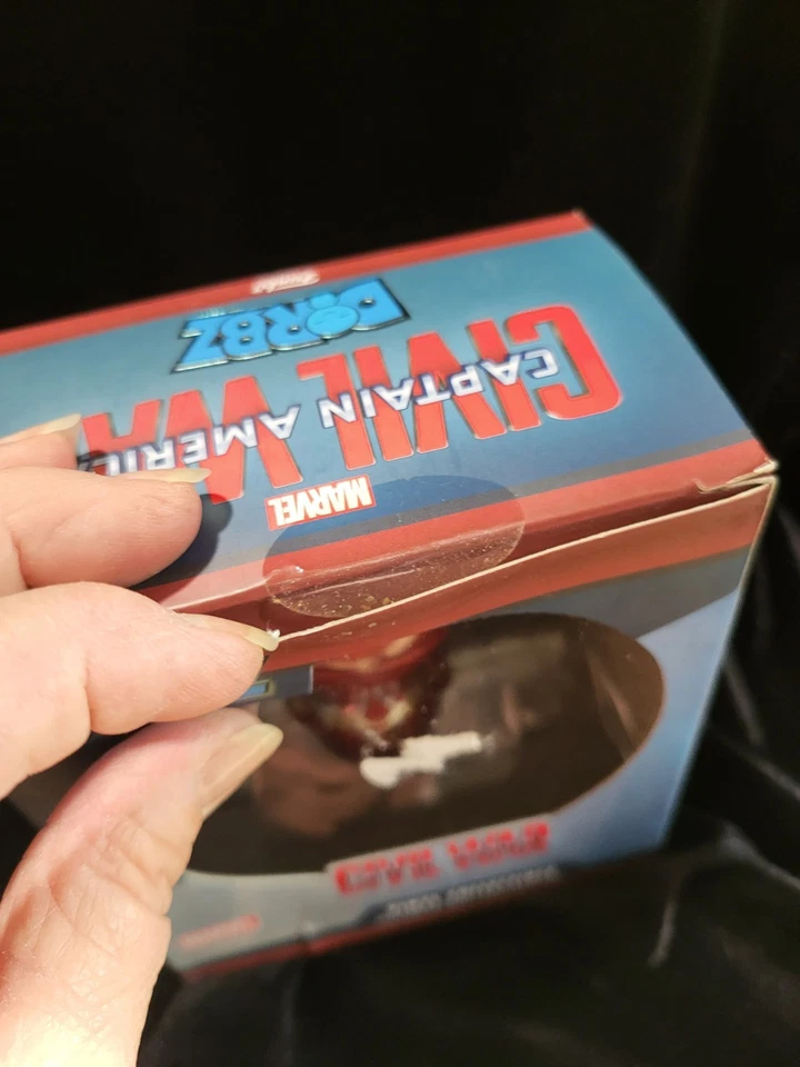 Figura Capitán América Dorbz Marvel Exclusiva Guerra Civil En Caja Iron Man Desenmascarado Foto 4 de 4