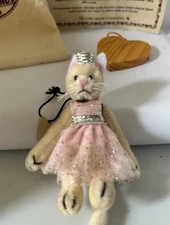 Gantz Cottage Collectibles Series "Tutu" the Cat  NEW, Artist=Mary Holstad