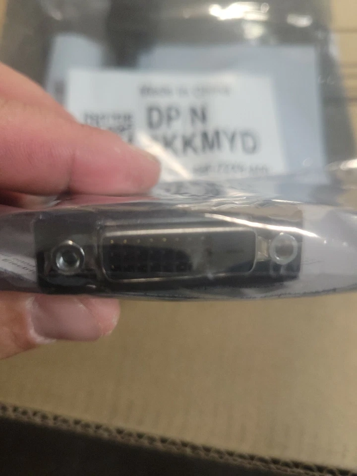 Genuine Dell Display Port Display Port to DVI NEW Single Adapter DP/N: 0KKMYD - Image 3 of 4