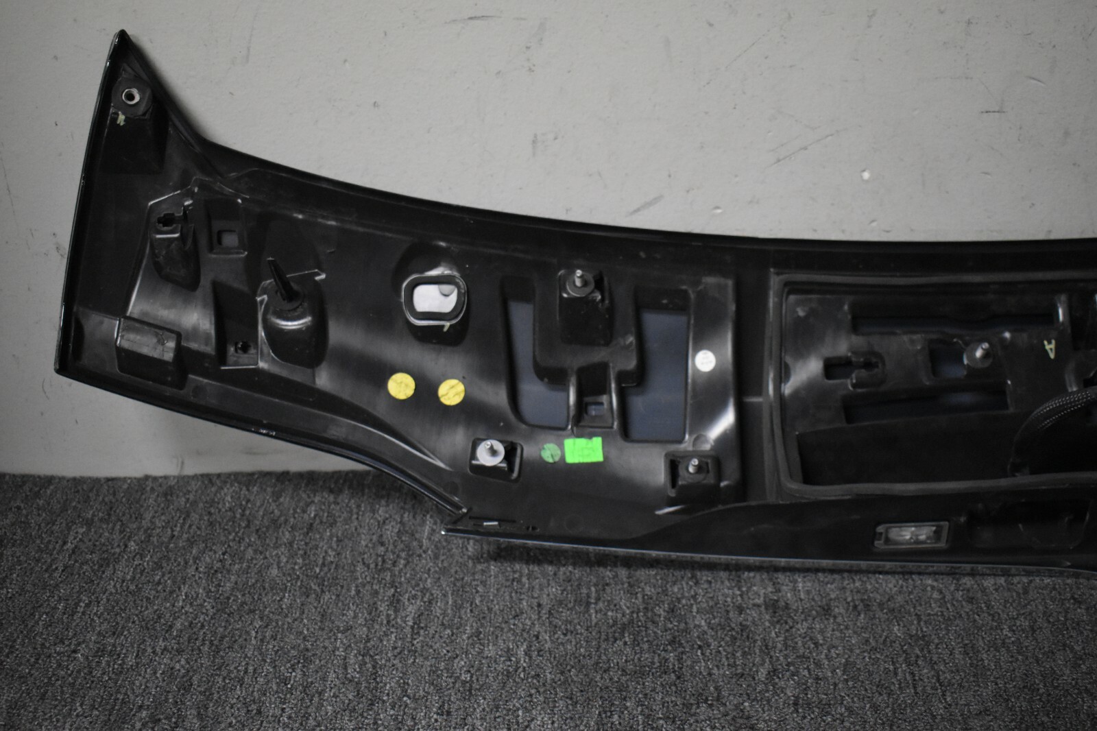 2016 2017 2018 Maserati Levante Rear Tailgate Trunk Spoiler Panel Oem 670042733