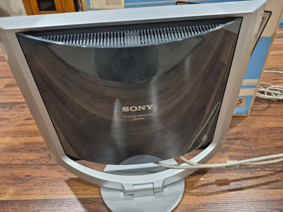 Sony SDM-HS53 15” TFT LCD Color Computer Display Y2K Vintage Tested Monitor - Image 3 of 4