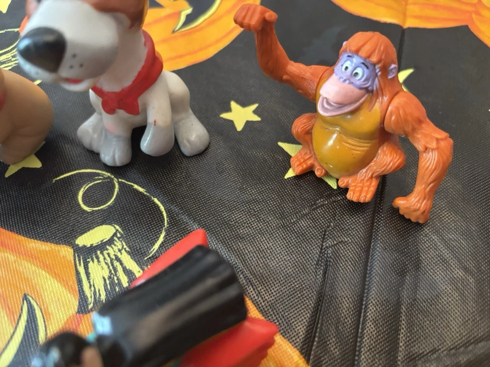 Lote De Colección Disney McDonald's Oliver & Company Batman Y Más Foto 2 de 4