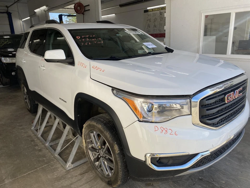 Used Air Bag Module fits: 2019 Gmc Acadia Air Bag below center console w/adaptiv Foto 2 de 4
