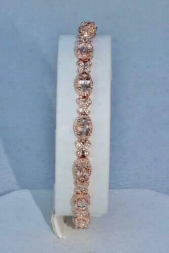 Brazalete de tenis Morganita de corte ovalado de 9 quilates para mujer enchapado en oro rosa de 14 quilates Foto 4 de 4